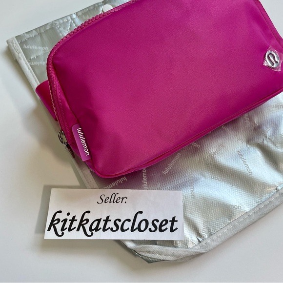 🆕 SONIC PINK/WHITE WORDMARK LOGO - NWT lululemon everywhere belt bag EBB 1L - Picture 5 of 11